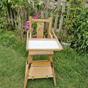 Vintage 1950s convertible High Chair.