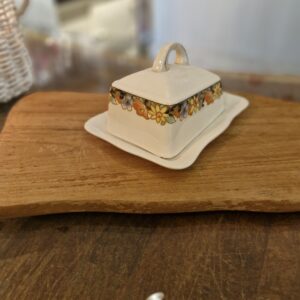Antique Farmhouse Ivory Ware Cheese / Butter Dish.