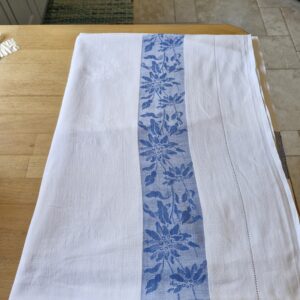 Vintage Cotton - Blue and white table cloth