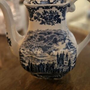 Royal Homes of Britain Enoch Wedgwood Tunstall Coffee Pot Blue and White