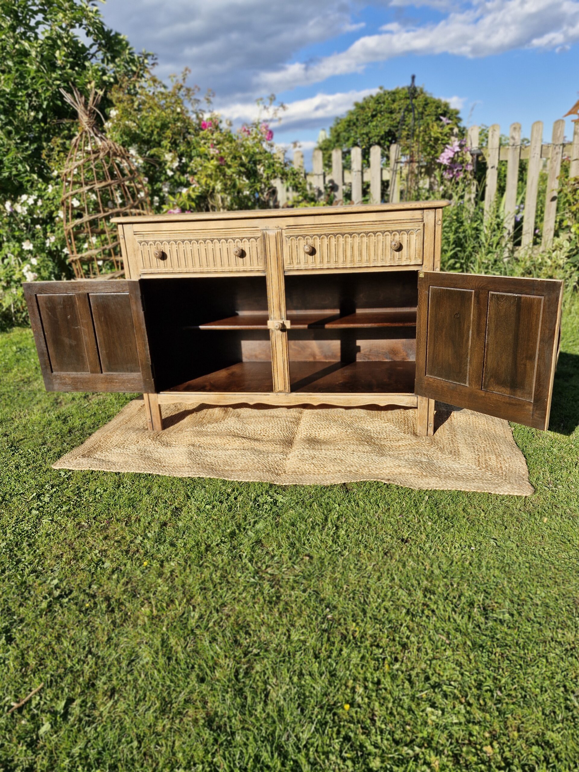 ERCOL Golden Dawn 1954s Welsh dresser/Sideboard. - Image 7